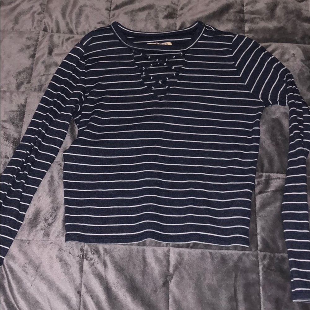 Hollister M striped shirt